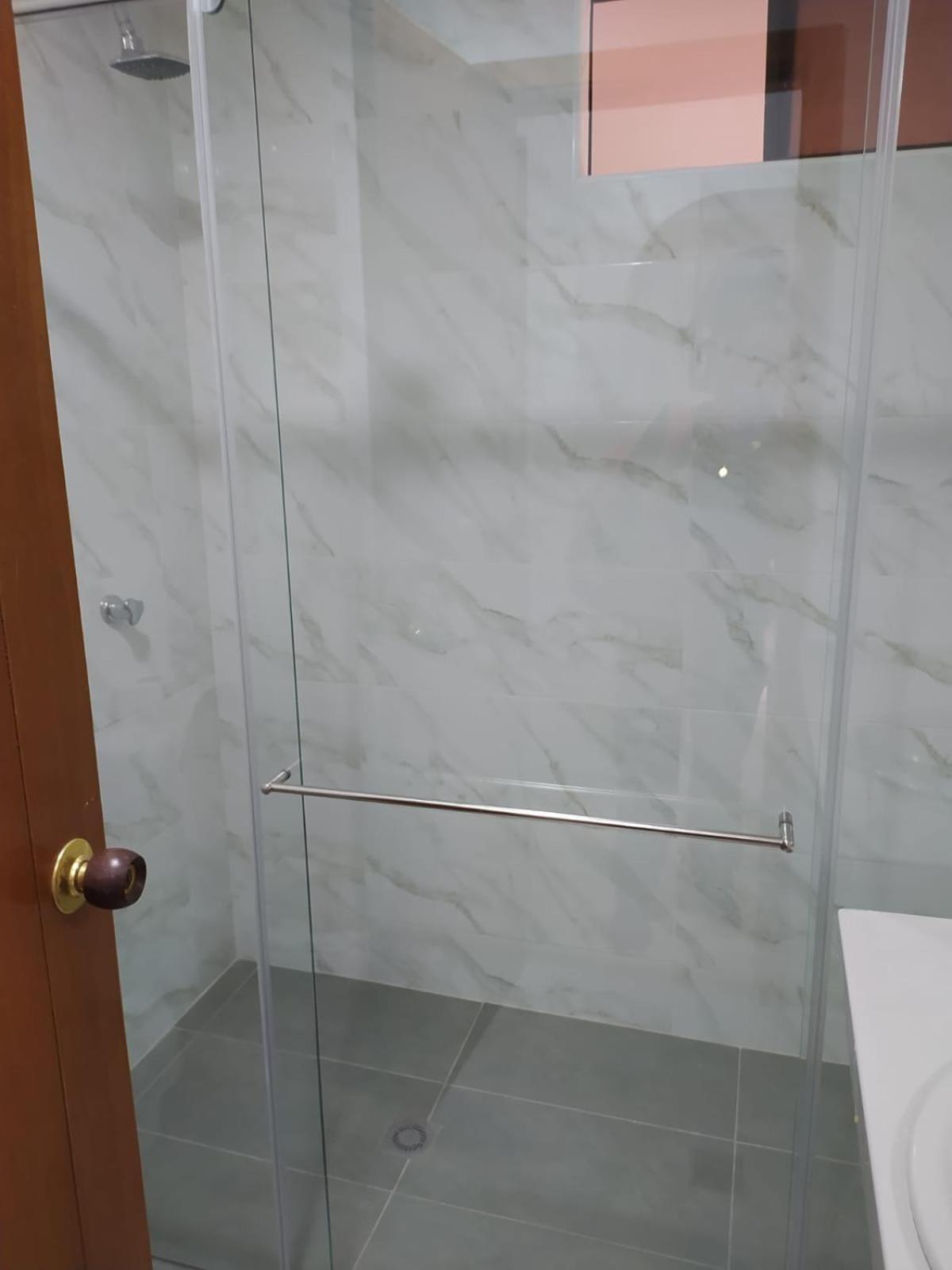 3 Bedroom, 2 Bathroom Cabecera Del Llano With Doorman Apartment *